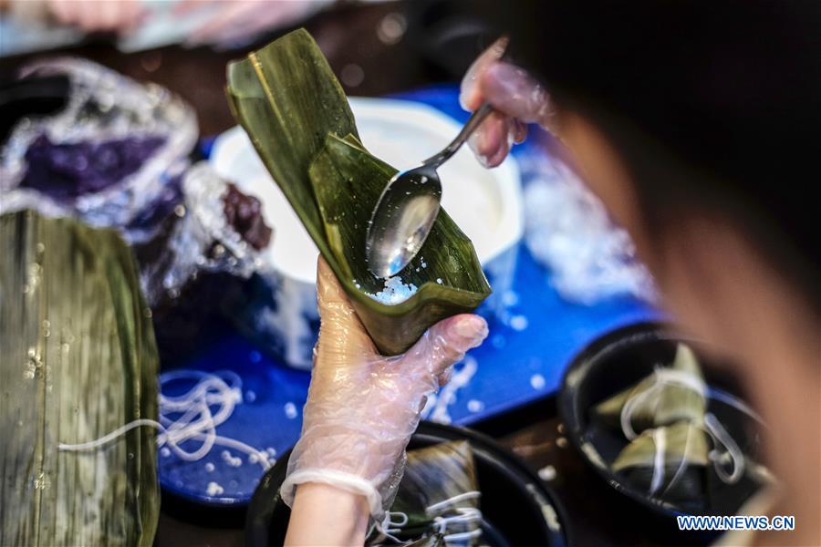 Etats-Unis : atelier de zongzi organisé à New York