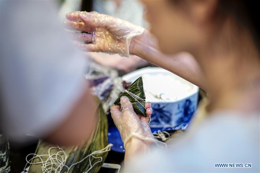 Etats-Unis : atelier de zongzi organisé à New York