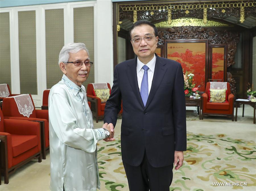 Li Keqiang rencontre l'envoyé spécial du Premier ministre malaisien