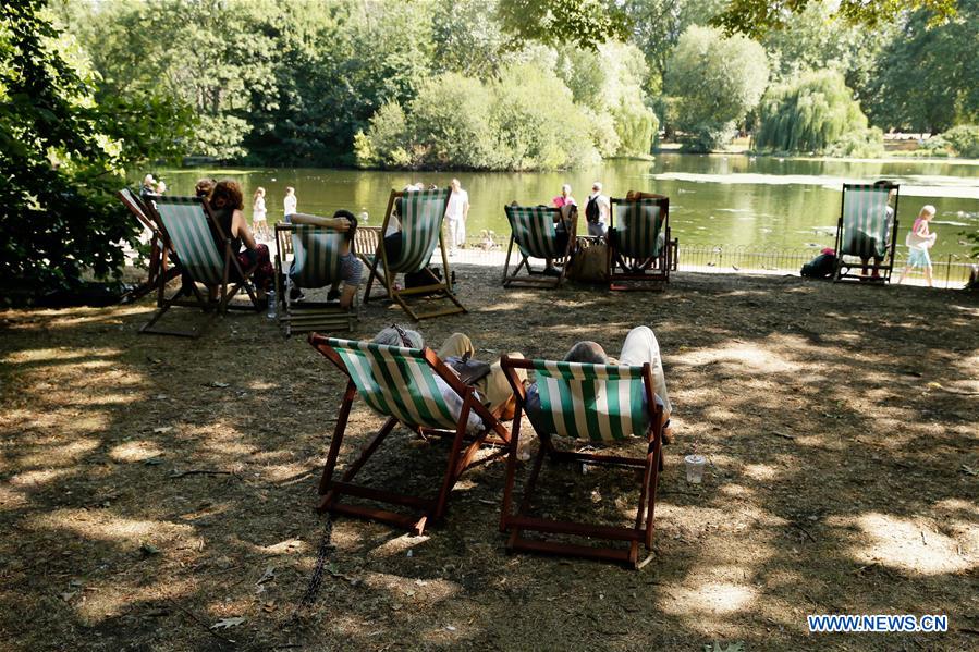 La canicule au Royaume-Uni pourrait se poursuivre jusqu'en octobre, selon le Met Office