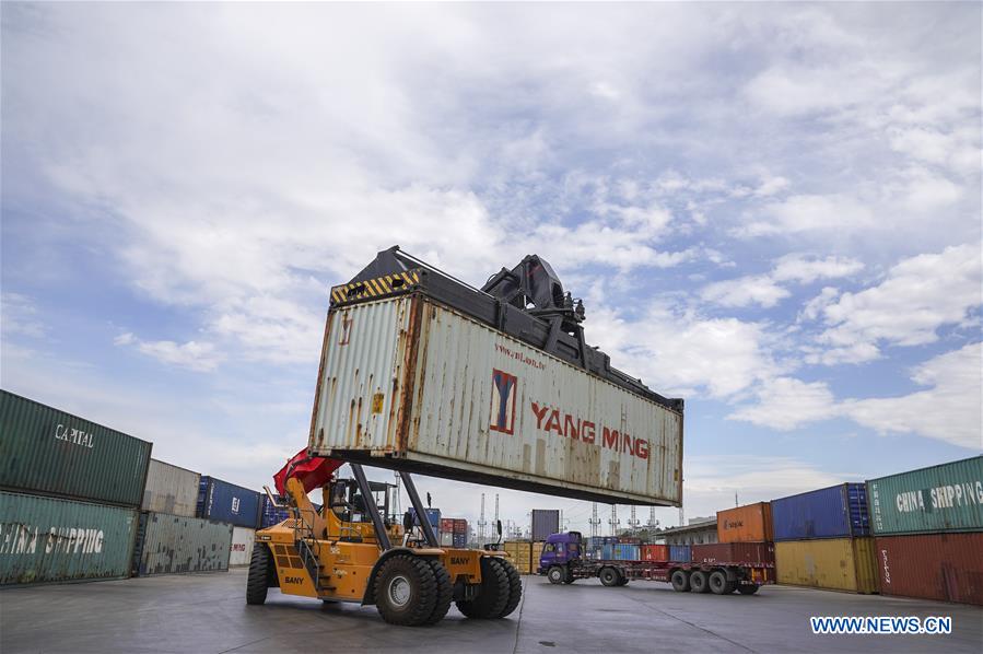 Le Xinjiang, centre logistique incontournable le long 