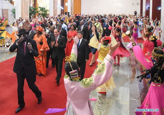 Xi Jinping organise un banquet pour les dirigeants participant au sommet du FCSA