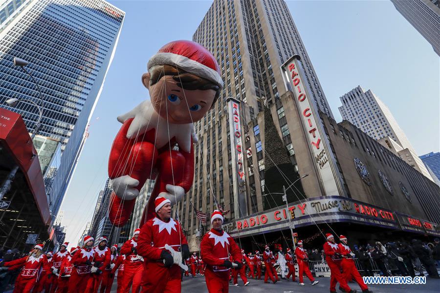 New York : plusieurs millions de spectateurs bravent le froid pour assister au défilé de Thanksgiving