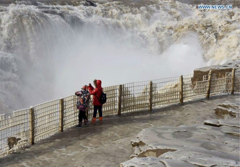 Les époustouflants paysages hivernaux de la cascade de Hukou