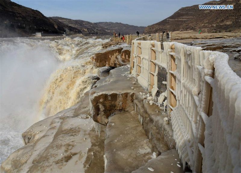 Les époustouflants paysages hivernaux de la cascade de Hukou