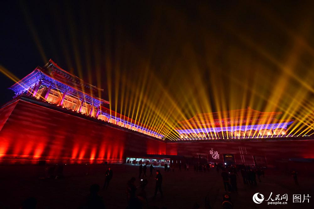 Beijing : la Cité Interdite organise sa première foire aux lanternes depuis 94 ans 