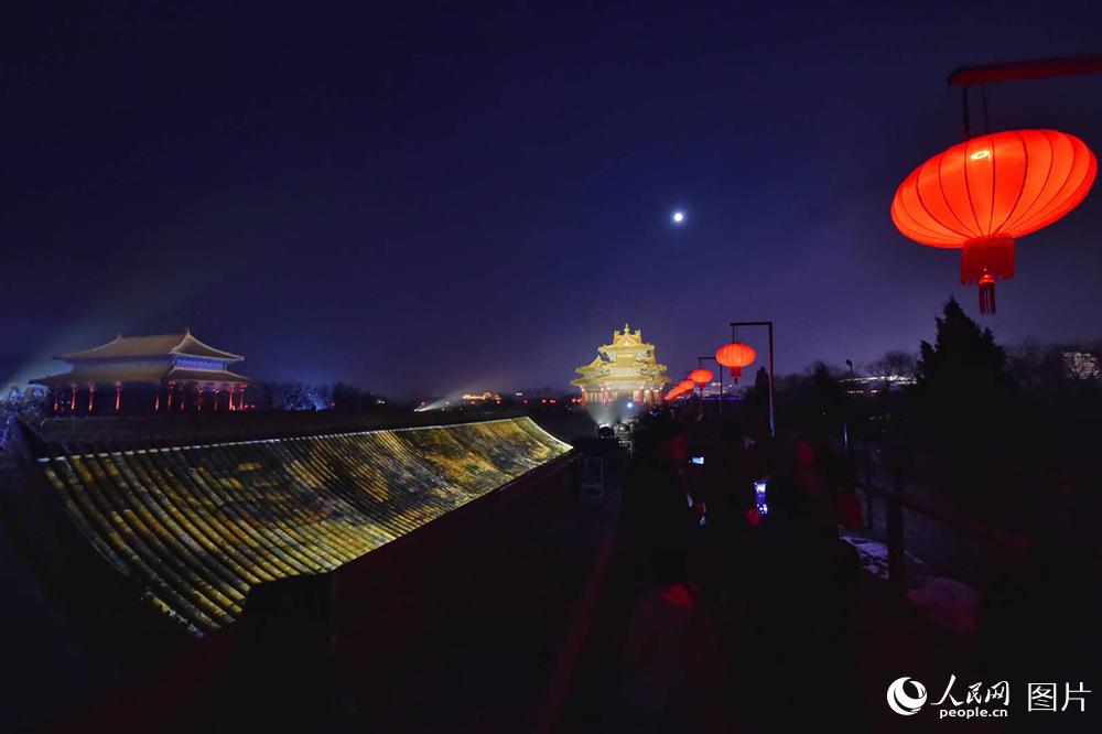 Beijing : la Cité Interdite organise sa première foire aux lanternes depuis 94 ans 