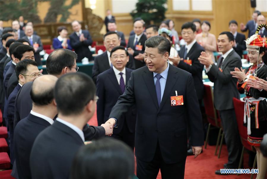 Xi Jinping se joint à des délibérations avec les députés du Fujian à la session législative annuelle