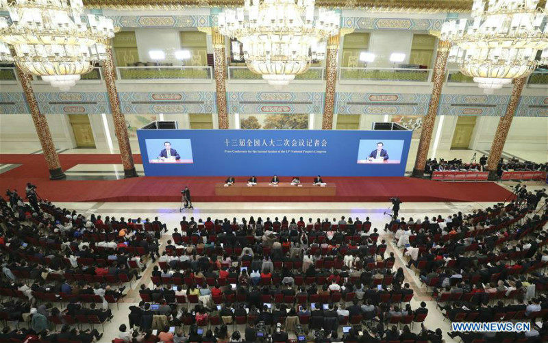 Le Premier ministre chinois rencontre la presse