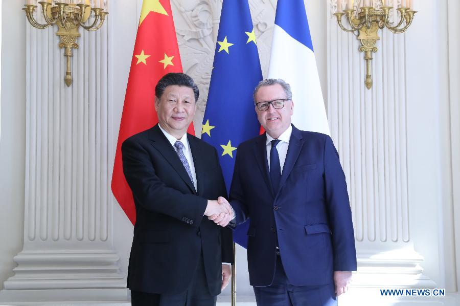 Xi vante l'esprit d'indépendance lors d'une rencontre avec le président de l'Assemblée nationale fran?aise