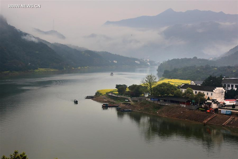 Paysage de la rivière Xin'an dans l'Anhui