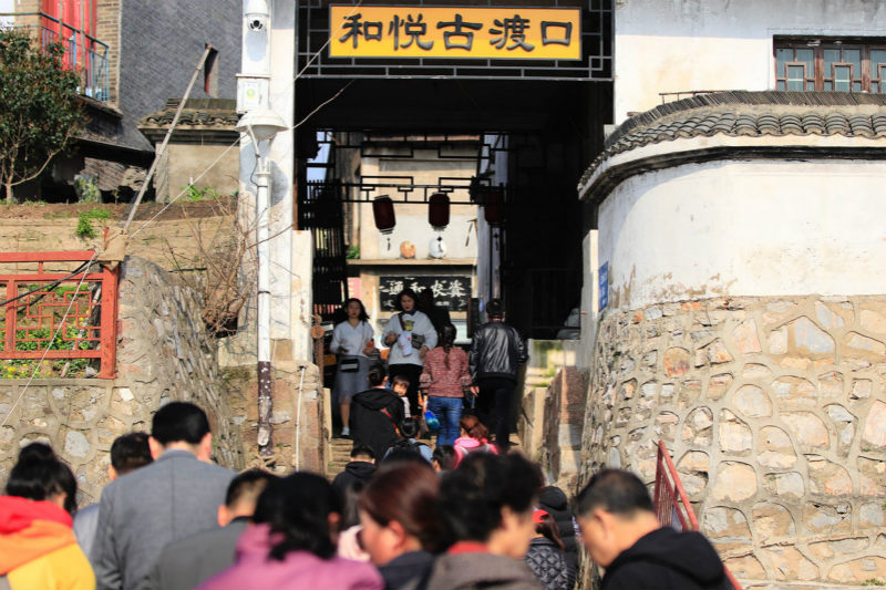 Anhui : un vieux village propose une promenade dans la vie traditionnelle