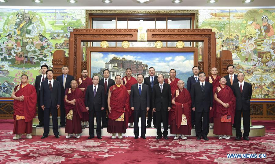 Le plus haut conseiller politique chinois rencontre le 11e panchen-lama