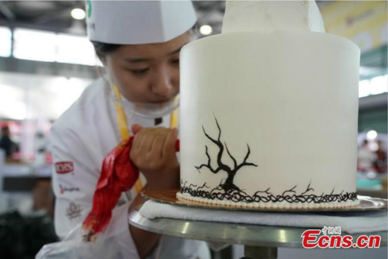 Tenue d'un concours de patisserie à Shanghai