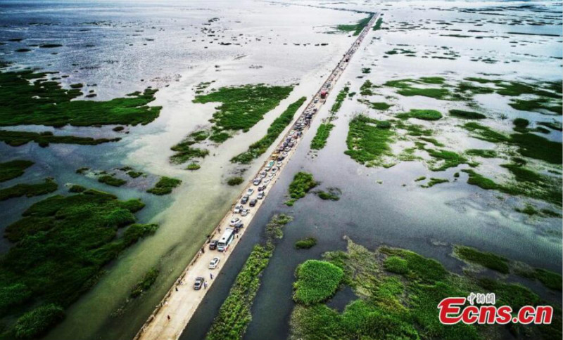 Jiangxi : une promenade le long d'une autoroute ? aquatique ? sur le lac Poyang