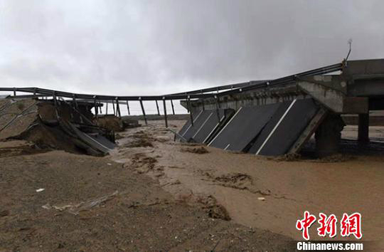 La seule route menant aux Grottes de Mogao endommagée par les inondations 