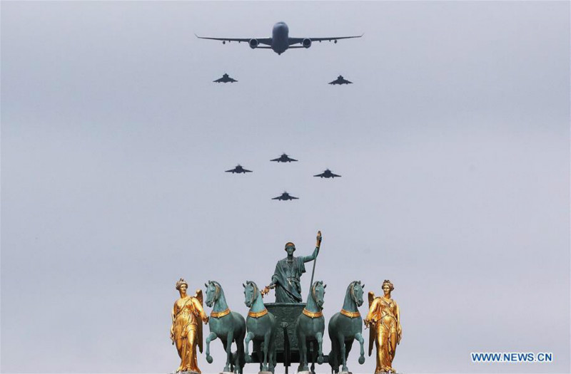 L'innovation et l'Europe à l'honneur lors du traditionnel défilé militaire du 14-Juillet sur les Champs-Elysées