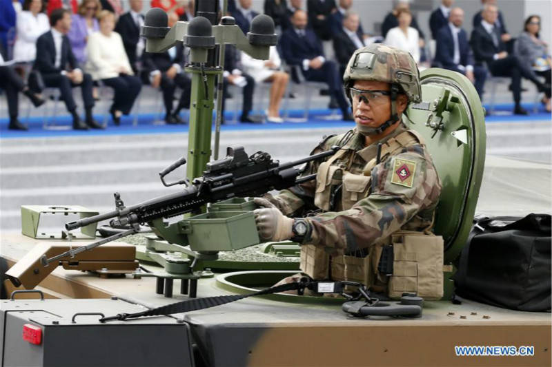 L'innovation et l'Europe à l'honneur lors du traditionnel défilé militaire du 14-Juillet sur les Champs-Elysées