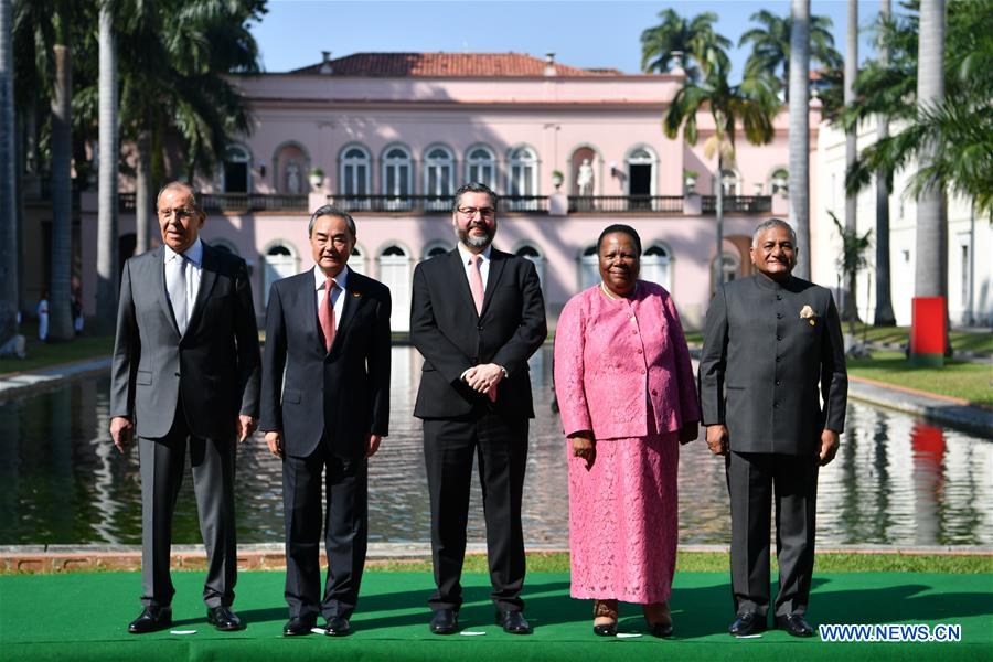 Le MAE chinois exhorte les BRICS à jouer un r?le plus important dans les affaires du monde