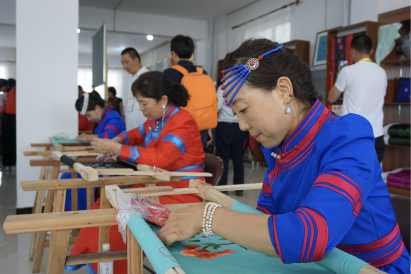 Construire ensemble un nouvel avenir en Mongolie intérieure grace à la broderie