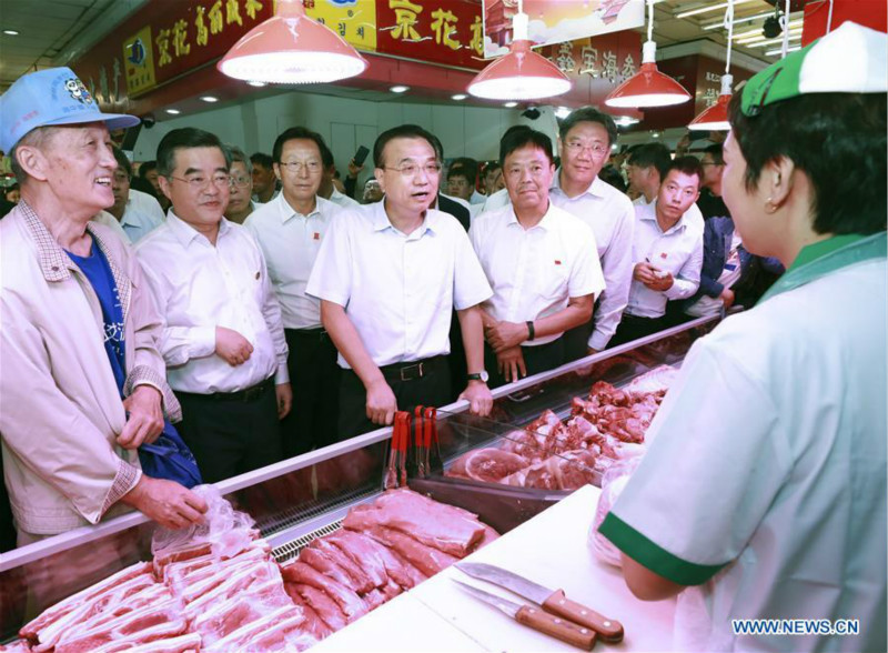 Le PM chinois met l'accent sur une croissance économique stable et l'amélioration des moyens de subsistance