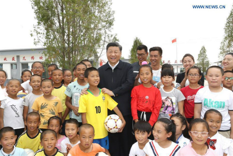 Xi Jinping inspecte un village et une zone de reboisement dans le nord-ouest de la Chine