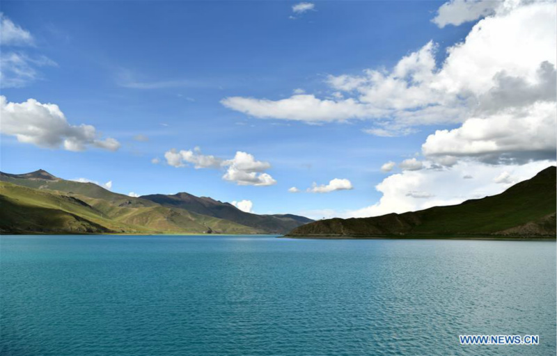 Chine : paysage du lac Yamzbog Yumco au Tibet