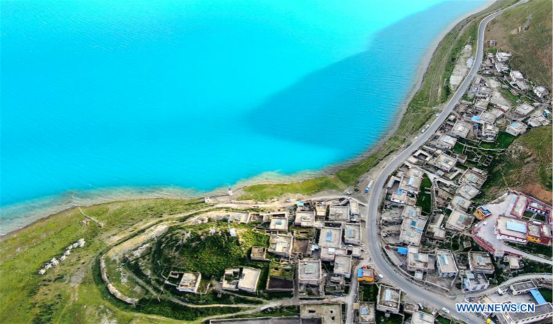 Chine : paysage du lac Yamzbog Yumco au Tibet