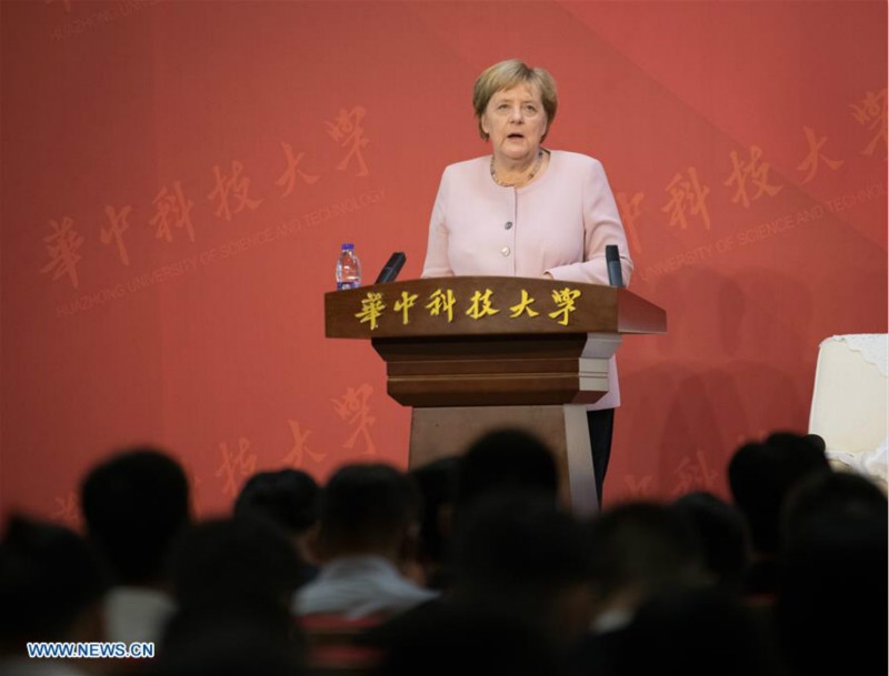 Visite de la chancelière allemande dans le centre de la Chine