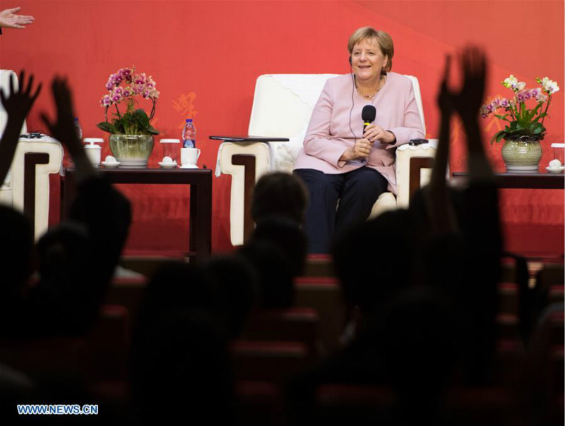 Visite de la chancelière allemande dans le centre de la Chine