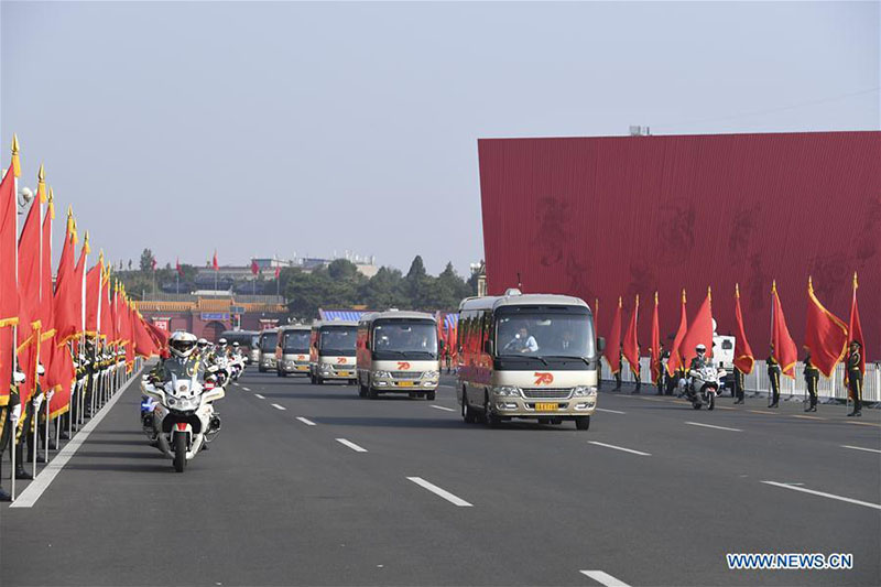 Xi Jinping décerne les médailles nationales et les titres honorifiques nationaux