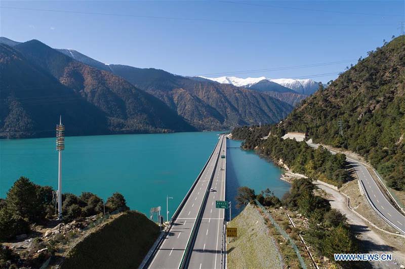 Tibet : le pont de Duobu sur la route Lhassa-Nyingchi