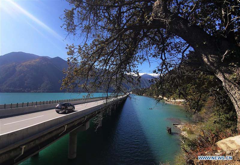 Tibet : le pont de Duobu sur la route Lhassa-Nyingchi