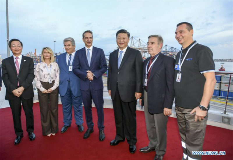 Xi Jinping et le PM grec visitent le port du Pirée et saluent la coopération sino-grecque dans le cadre de l'ICR