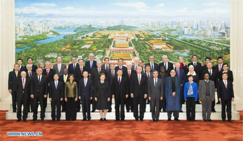 Xi Jinping appelle à maintenir le multilatéralisme lors de sa rencontre avec des invités participant au Imperial Springs International Forum