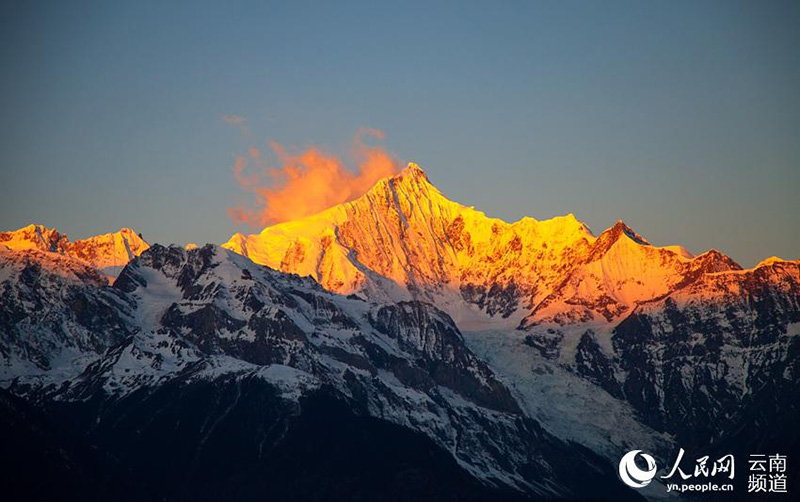 Yunnan : le magnifique paysage du ? soleil qui éclaire la montagne ? à Diqing