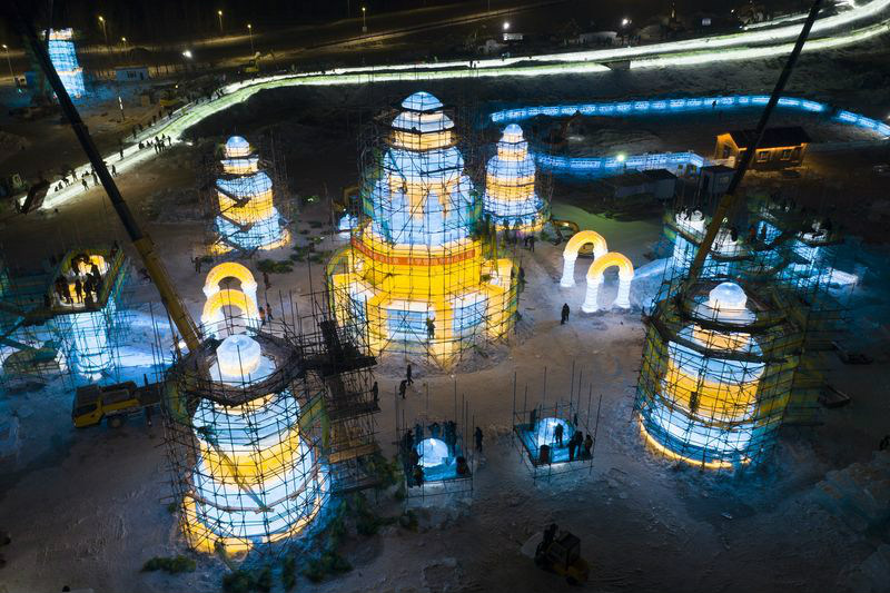 La construction d'une ville de glace à Harbin