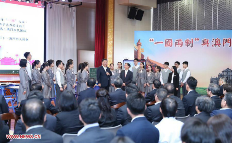 Le président chinois Xi Jinping visite un centre de services gouvernementaux et une école à Macao