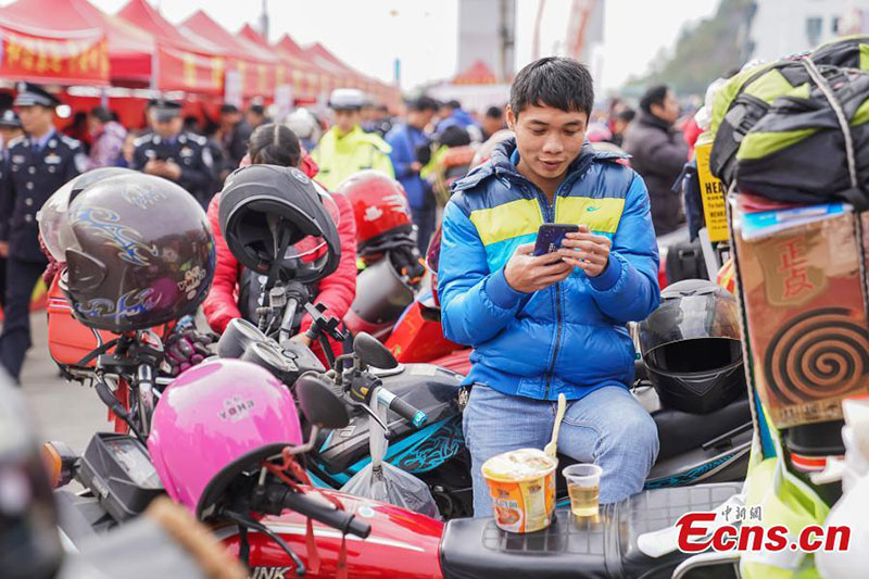 Des flottes de motos se rassemblent pour les retrouvailles de la Fête du Printemps 