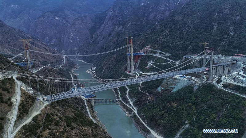 Yunnan : un pont traversant l'un des canyons les plus profonds du monde en contruction