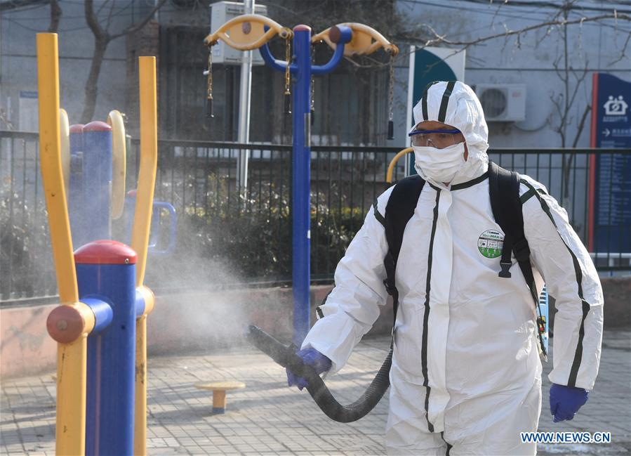 Beijing désinfecte des quartiers résidentiels pour combattre le nouveau coronavirus