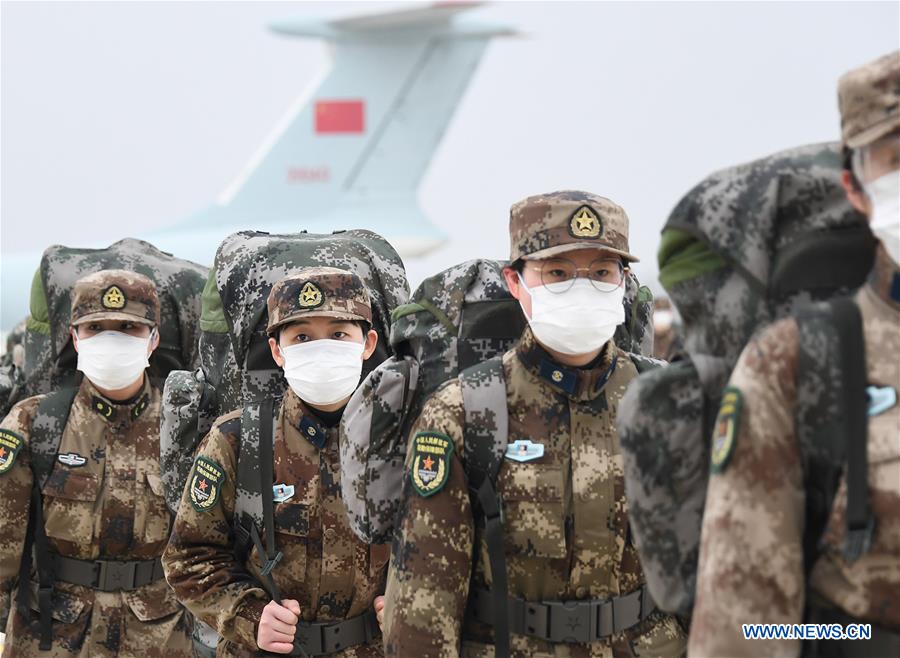 Arrivée à Wuhan du personnel médical militaire