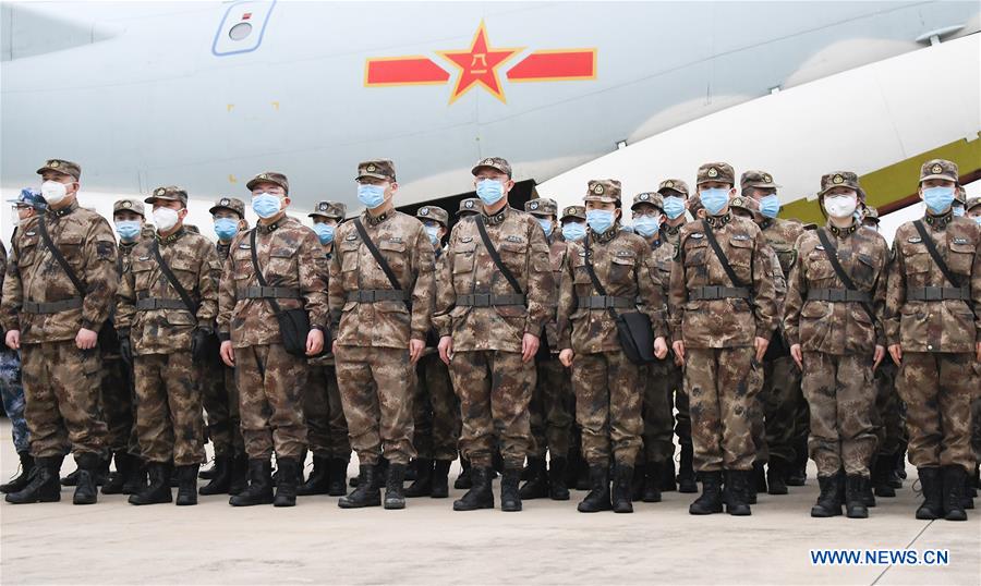 Arrivée à Wuhan du personnel médical militaire