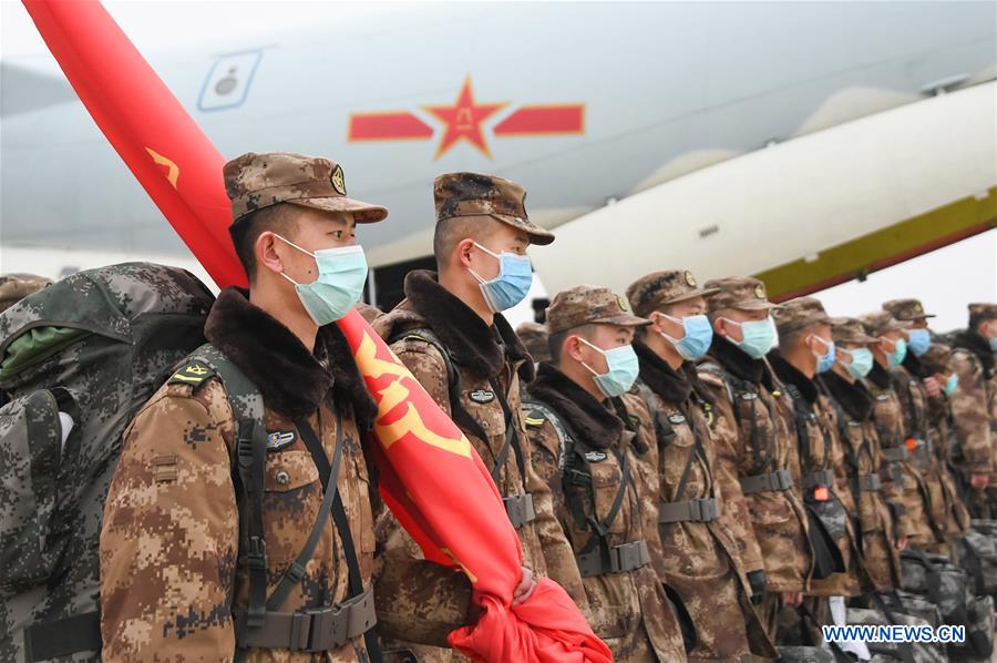 Arrivée à Wuhan du personnel médical militaire