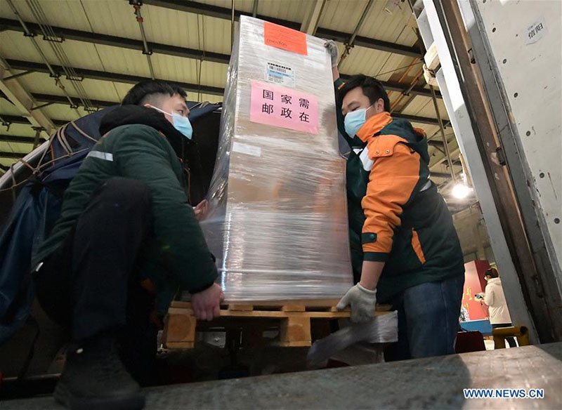 Un deuxième lot de 16 équipements ECMO arrive à Wuhan pour soutenir le traitement des patients