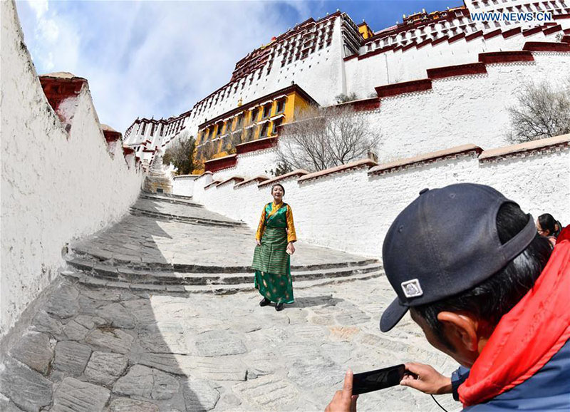 Le Palais du Potala de Lhassa organise une visite diffusée en direct