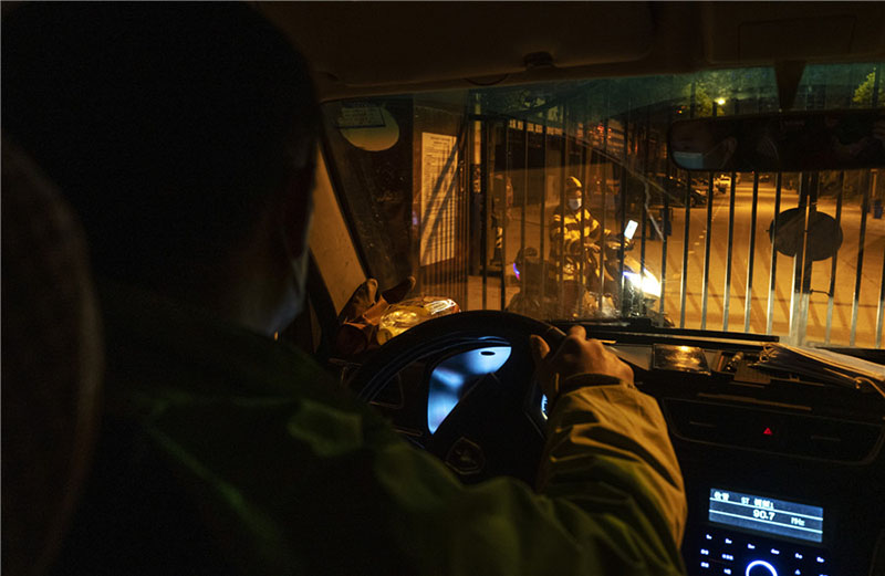 Avec un livreur qui travaille, 100 personnes évitent de sortir de chez elles