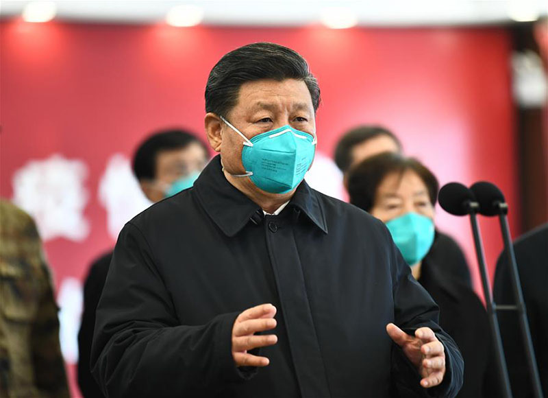 Xi Jinping rend visite aux patients et au personnel médical à l'h?pital Huoshenshan à Wuhan