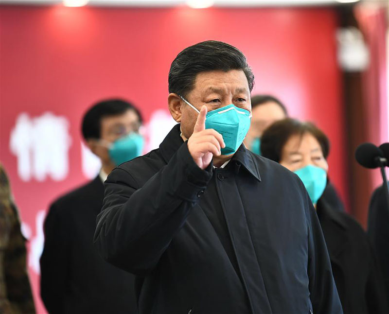 Xi Jinping rend visite aux patients et au personnel médical à l'h?pital Huoshenshan à Wuhan