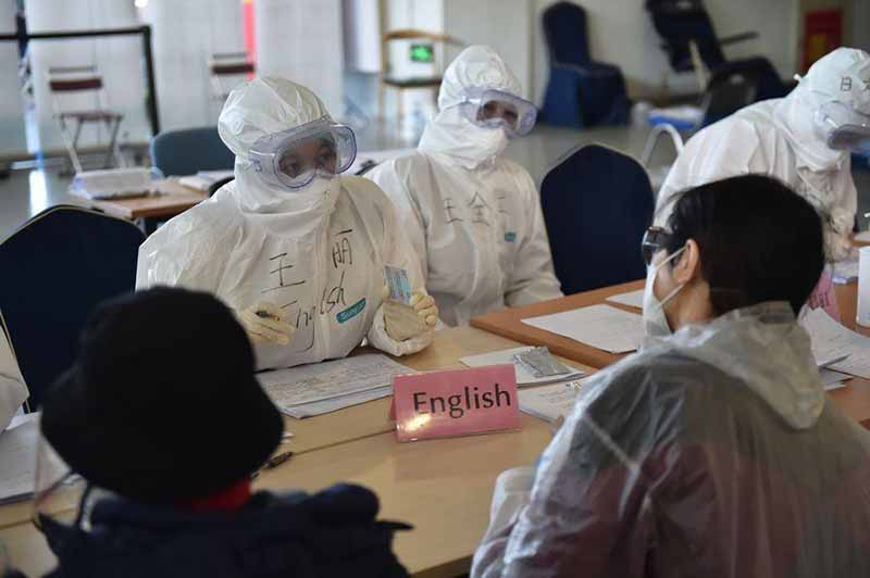 La Chine se prémunit contre les cas importés alors que les infections au COVID-19 montent en flèche à l'étranger